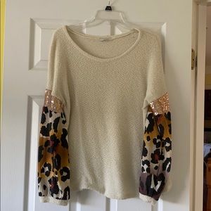 Boutique pattern sleeve sweater